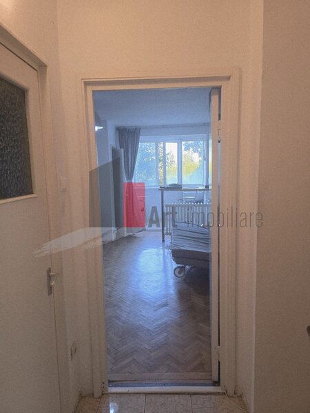 Costin Georgian, garsoniera.