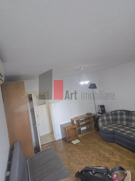 Costin Georgian, garsoniera.