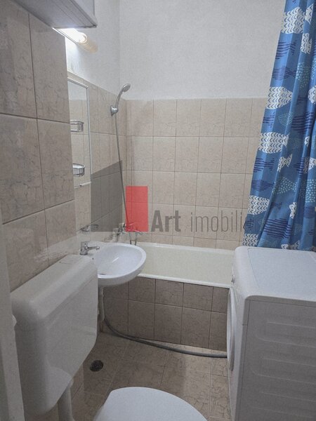 Costin Georgian, garsoniera.