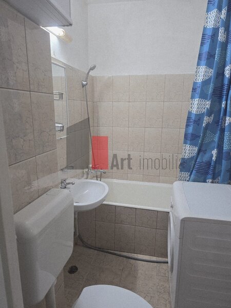 Costin Georgian, garsoniera.